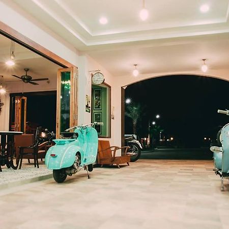 Baan Kiang Wang Aparthotel Фетчабури Екстериор снимка